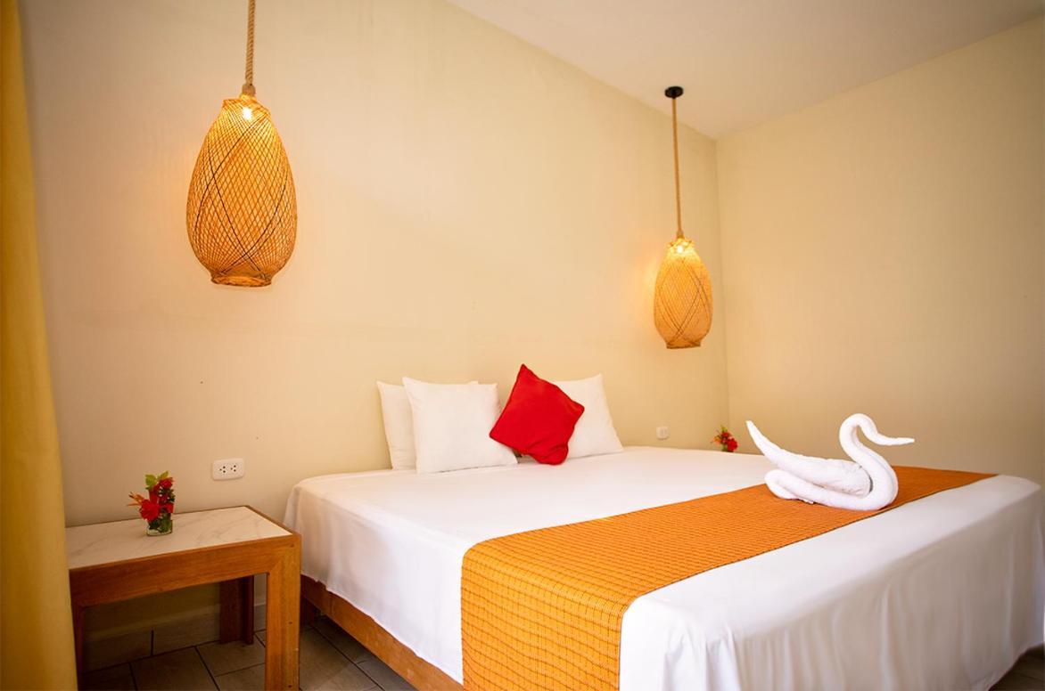 Irapay Amazon Lodge - Asociado Casa Andina Iquitos Bagian luar foto